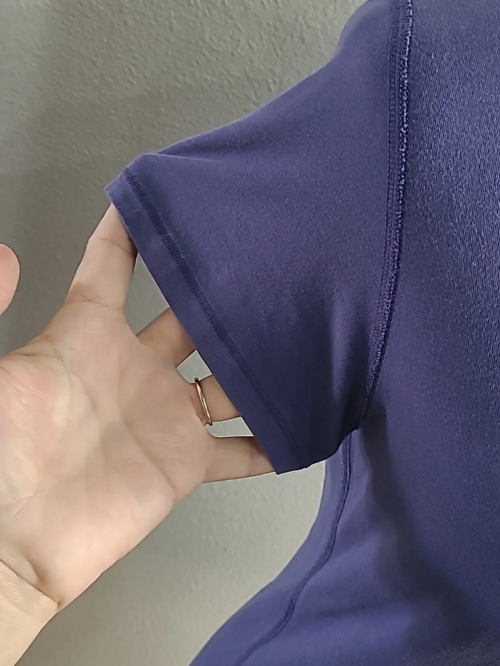 Lululemon Classic Scoop Neck Women's Top - Purple Size M - Picture 3 of 6